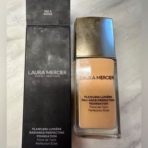 BEIGH Laura Mercier Flawless Lumière Foundation - Beige NEW